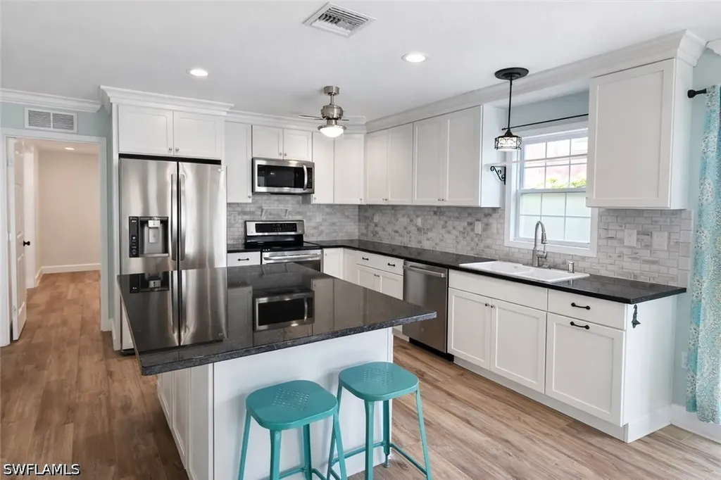 122 Leawood Circle Naples FL 34104