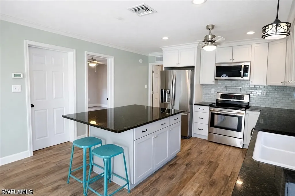 122 Leawood Circle Naples FL 34104
