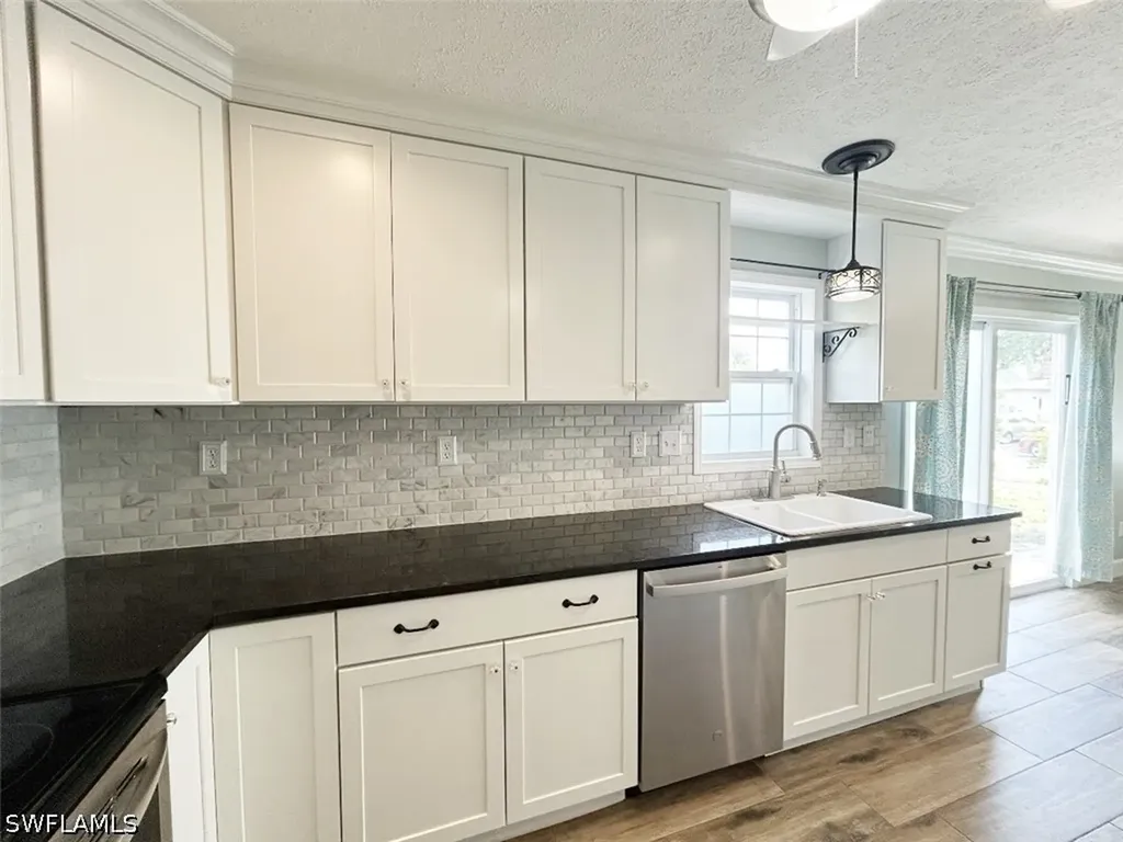 122 Leawood Circle Naples FL 34104