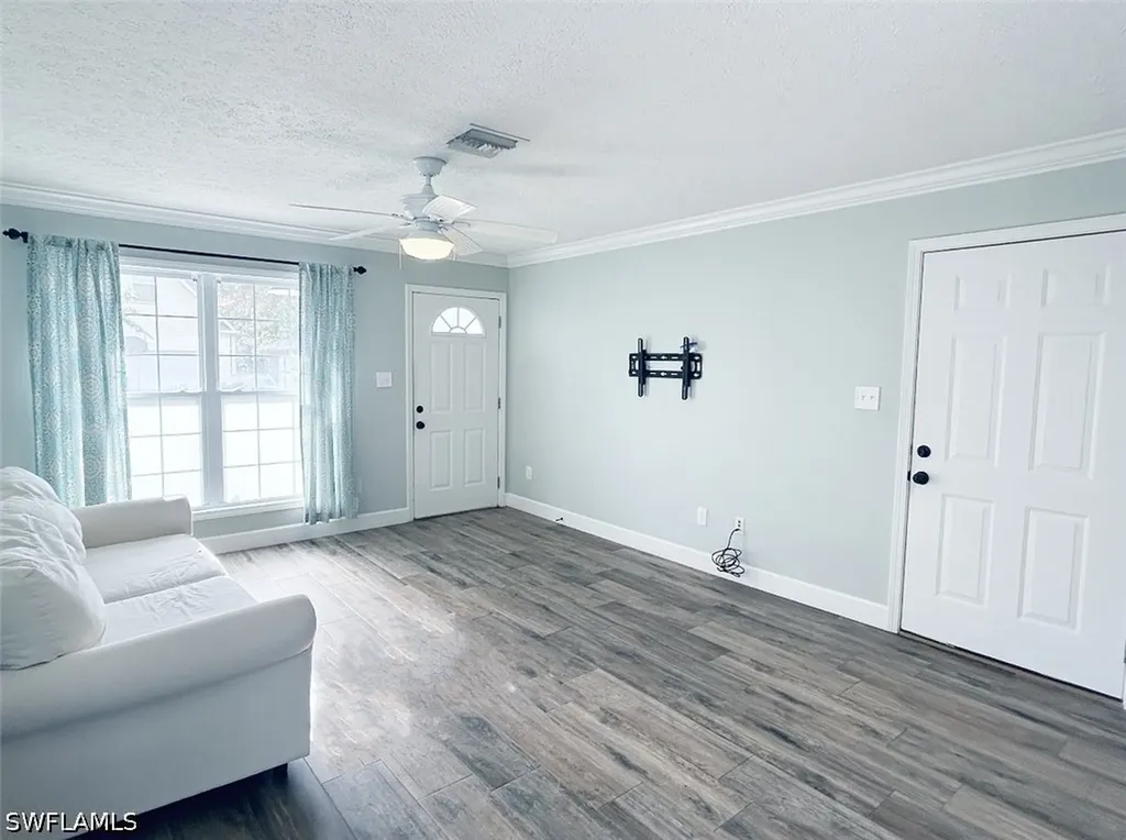 122 Leawood Circle Naples FL 34104