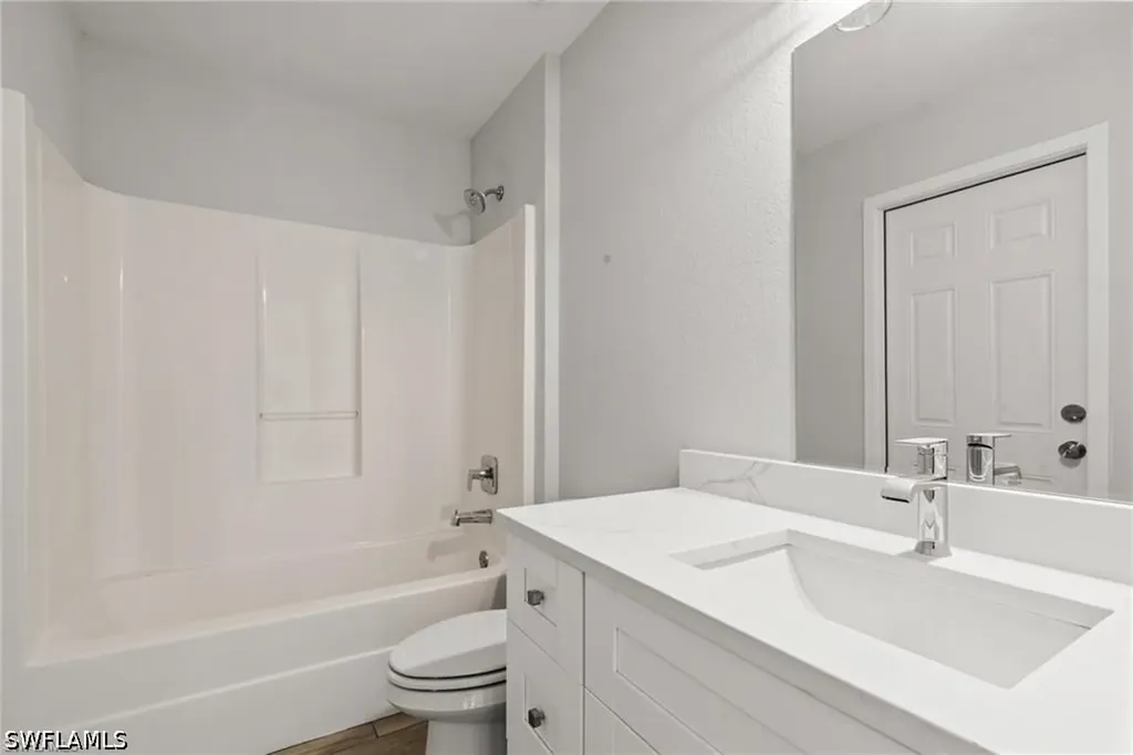 221 NW 29th Place Cape Coral FL 33993