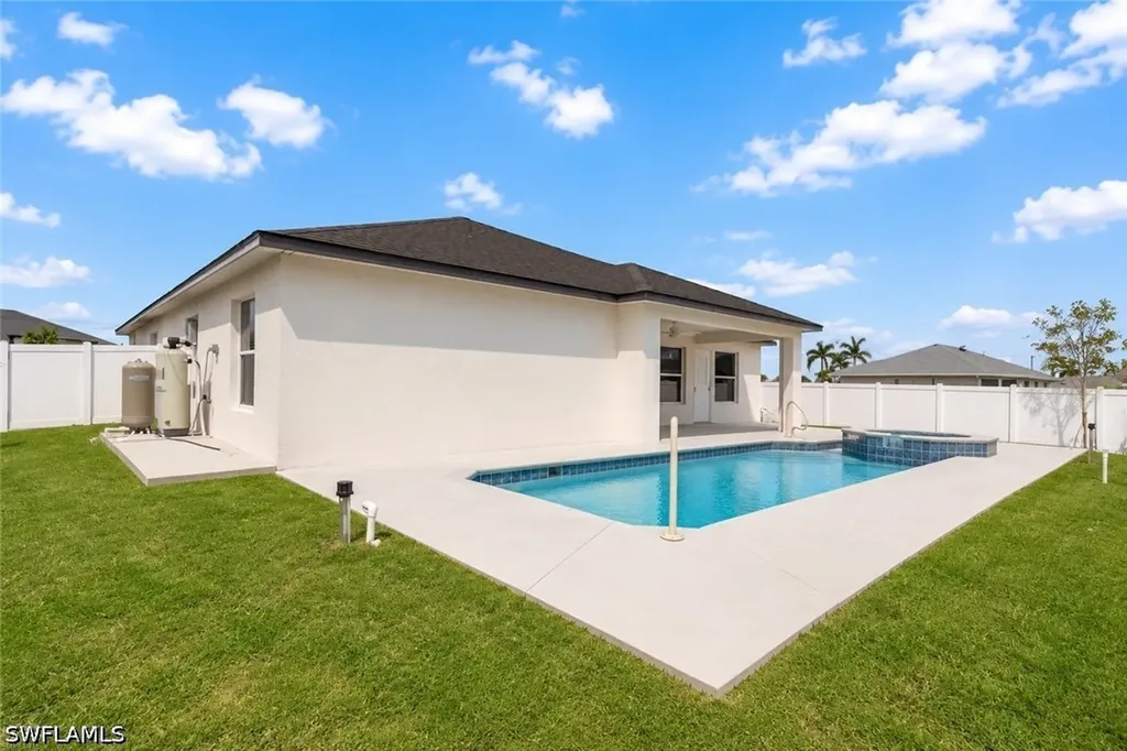 221 NW 29th Place Cape Coral FL 33993