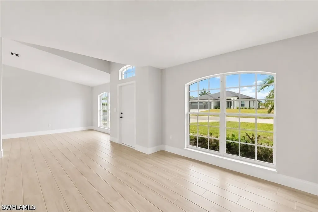 221 NW 29th Place Cape Coral FL 33993