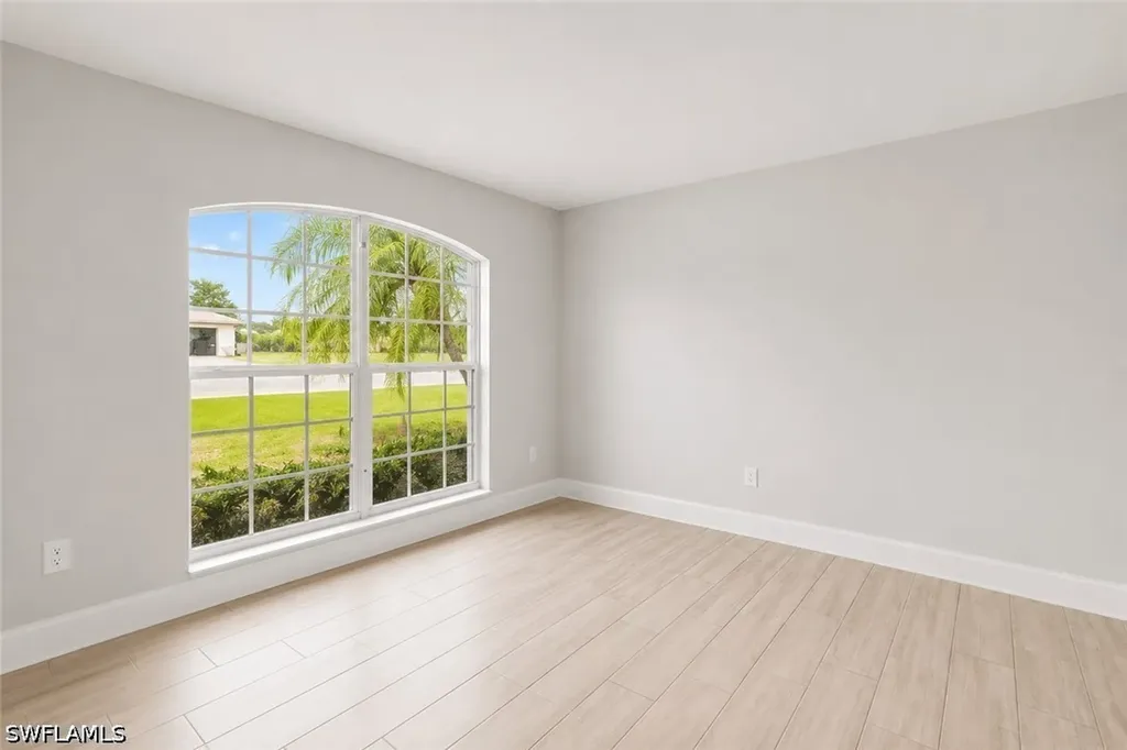 221 NW 29th Place Cape Coral FL 33993