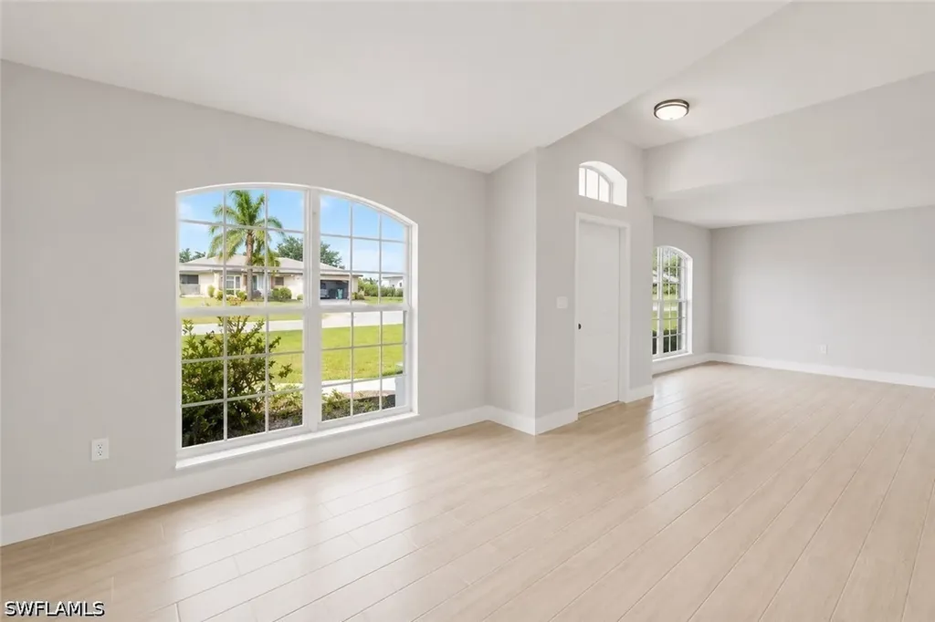 221 NW 29th Place Cape Coral FL 33993