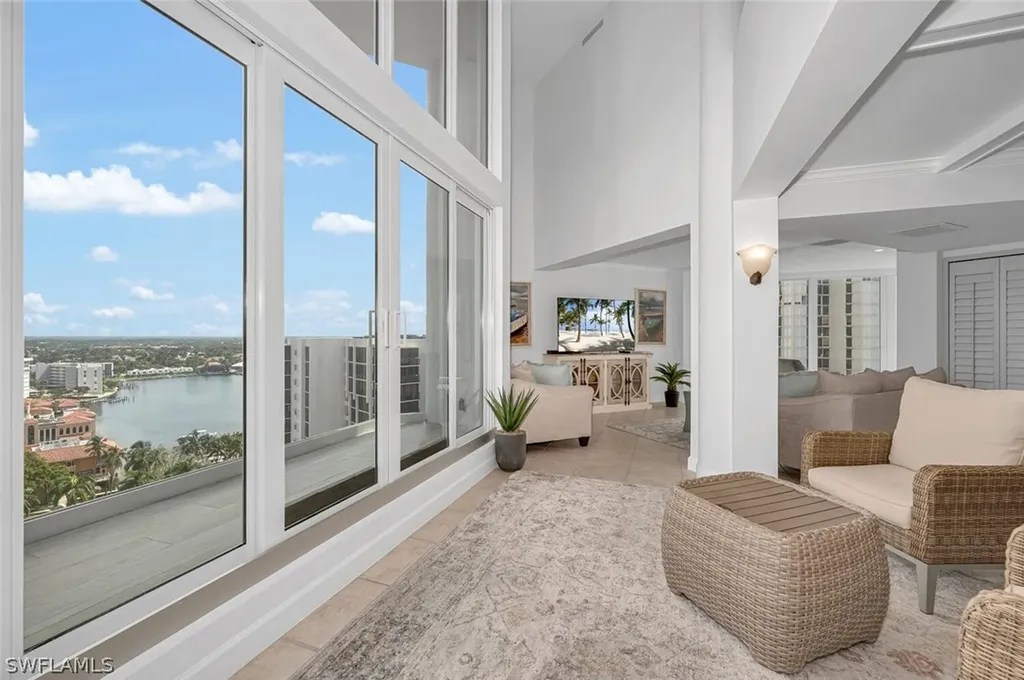 Naples FL, 4041 Gulf Shore Boulevard N, Unit 1608