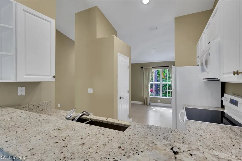 3555 Avion Woods Court Naples FL 34104