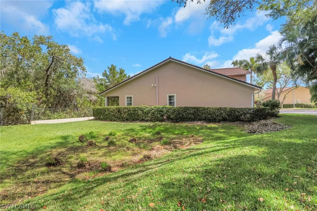 3555 Avion Woods Court Naples FL 34104