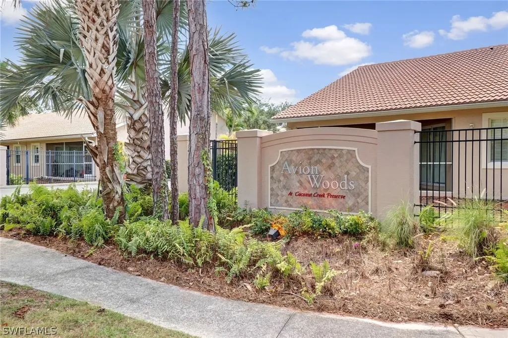 3555 Avion Woods Court Naples FL 34104