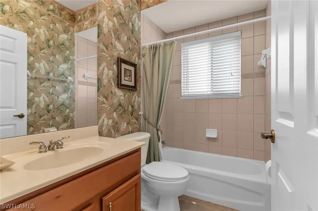 7859 Berkshire Pines Drive Naples FL 34104