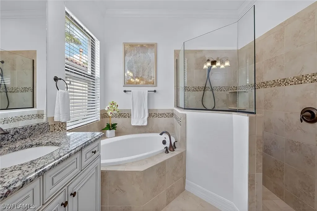 3001 Aviamar Circle Naples FL 34114