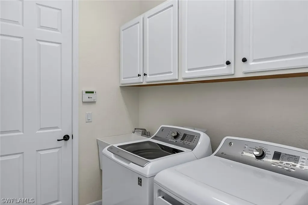 3001 Aviamar Circle Naples FL 34114