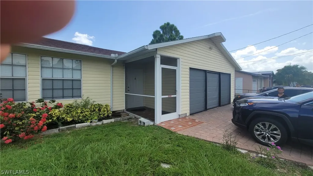 3711 10th Street SW Lehigh Acres FL 33976