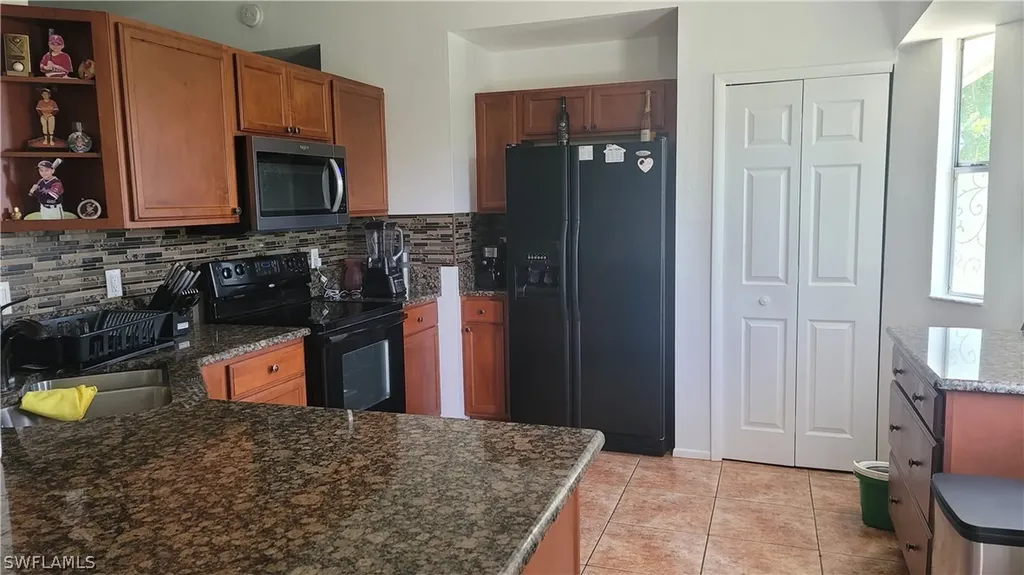 3711 10th Street SW Lehigh Acres FL 33976
