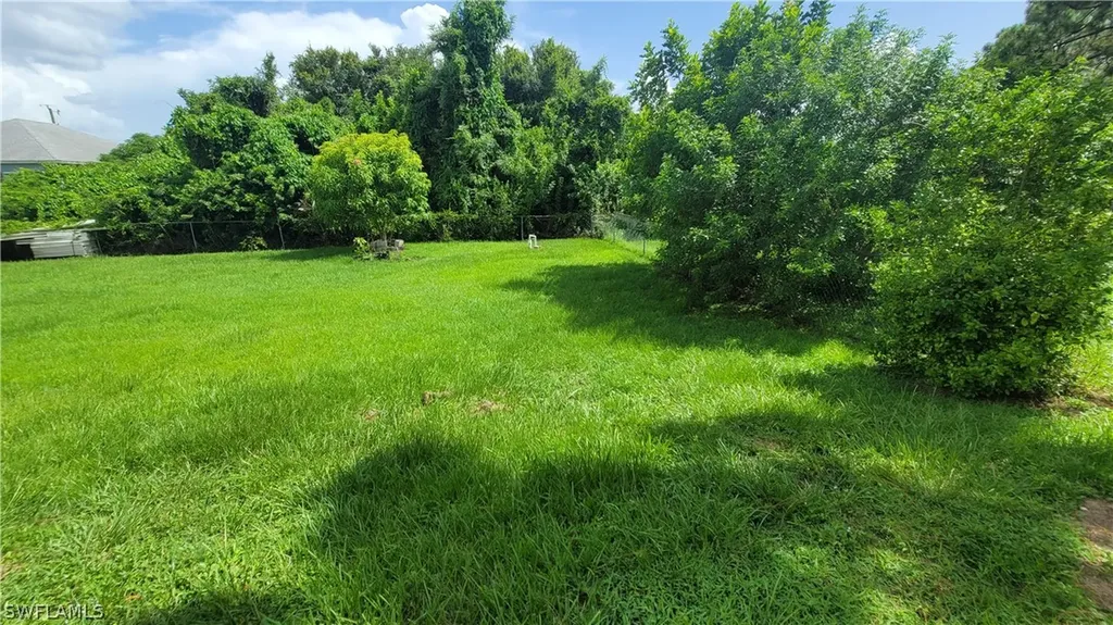 3711 10th Street SW Lehigh Acres FL 33976