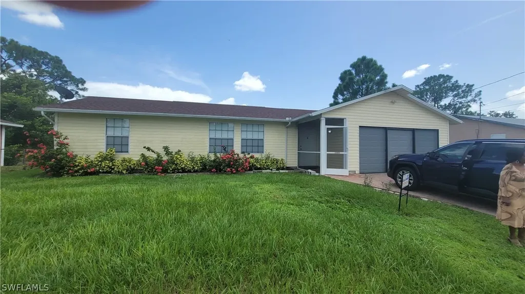 3711 10th Street SW Lehigh Acres FL 33976