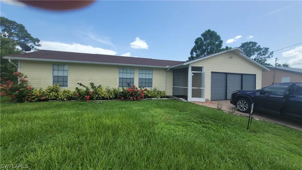 3711 10th Street SW Lehigh Acres FL 33976