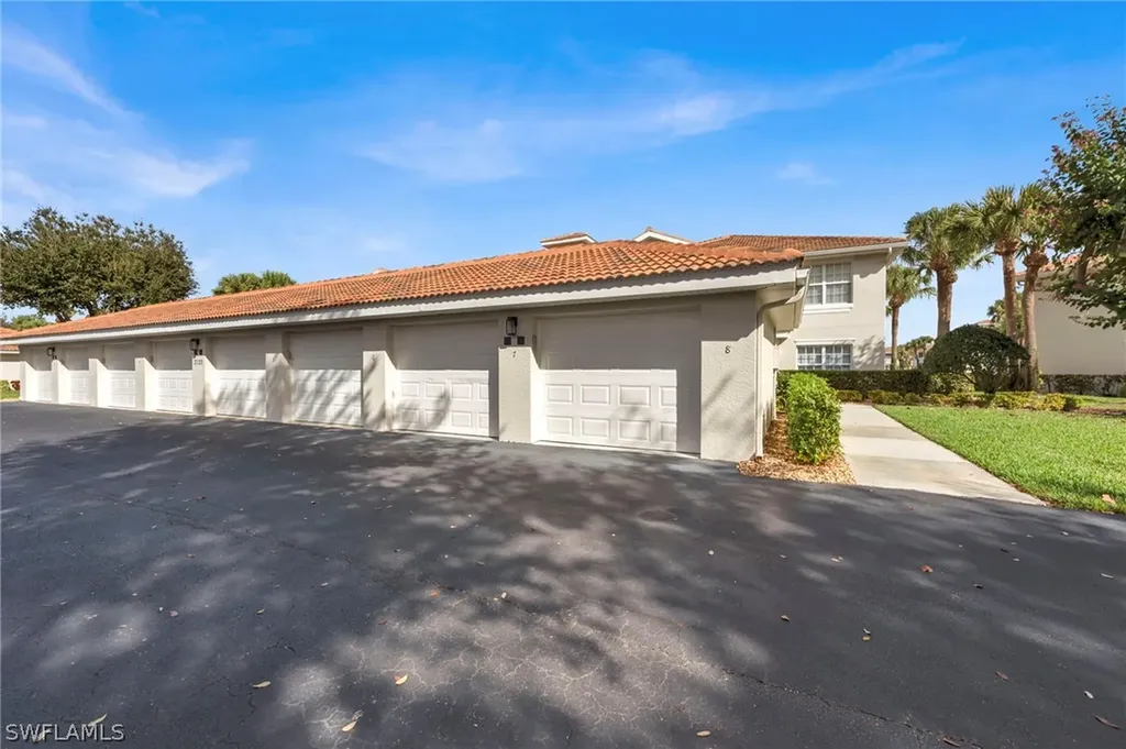 3029 Driftwood Way Naples FL 34109
