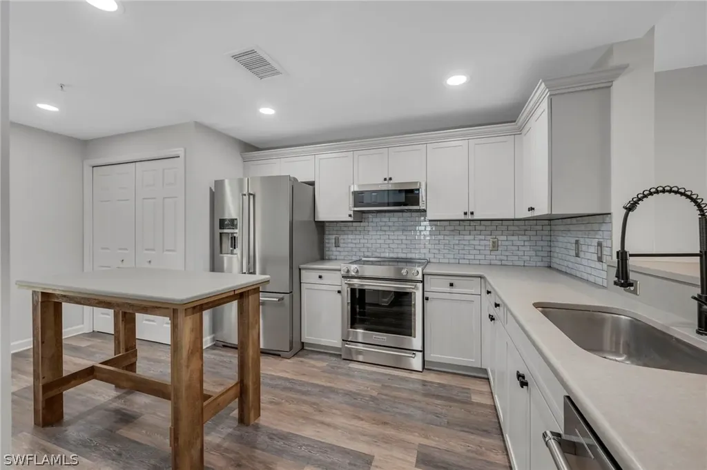 3029 Driftwood Way Naples FL 34109