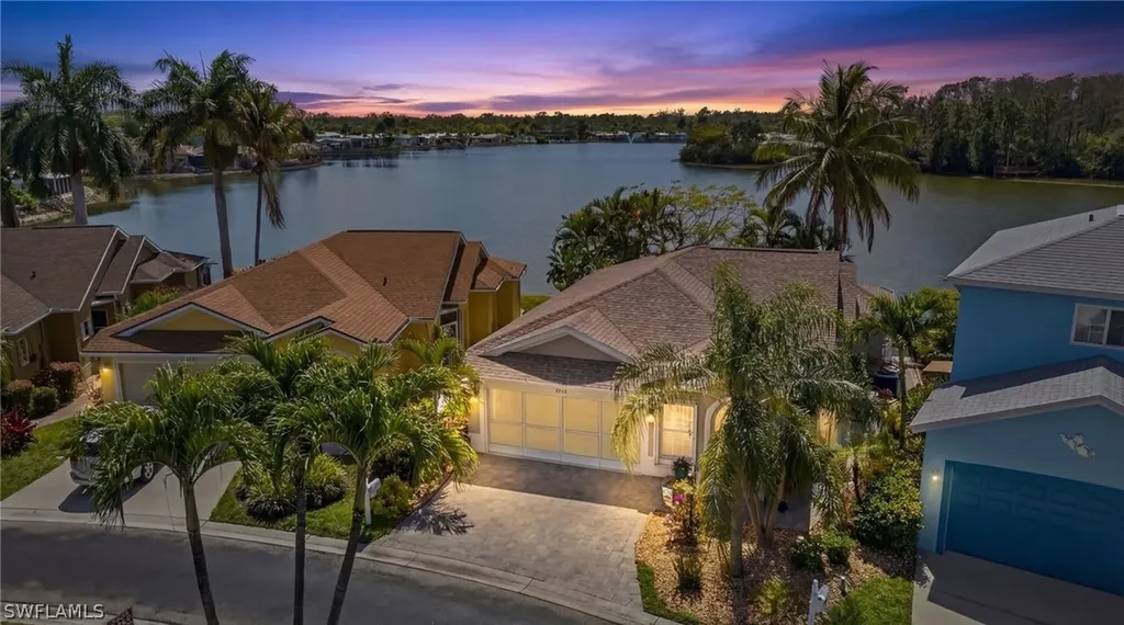 Estero FL, 10720 Parrot Cove Circle