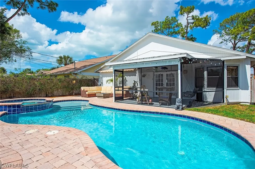 836 102nd Avenue N Naples FL 34108