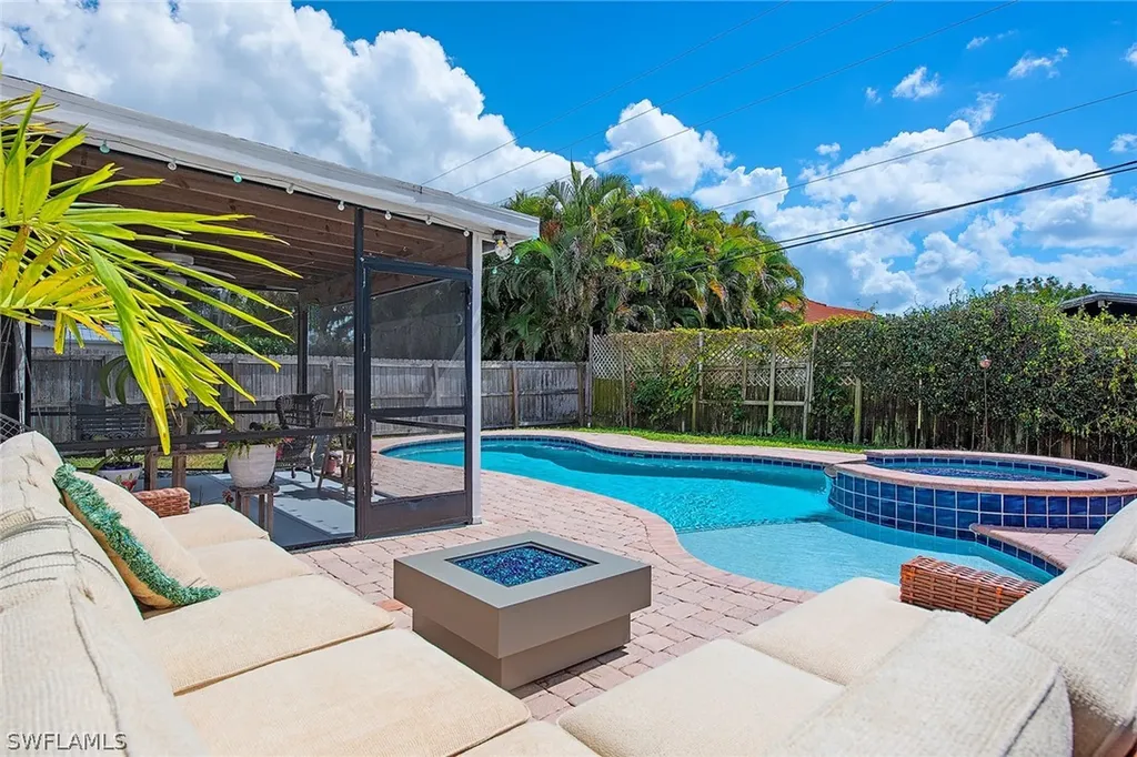836 102nd Avenue N Naples FL 34108