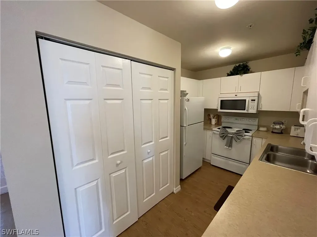 519 Roma Court Naples FL 34110