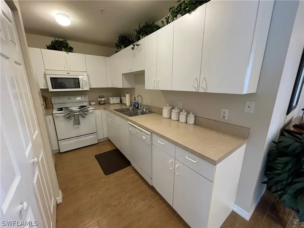 519 Roma Court Naples FL 34110