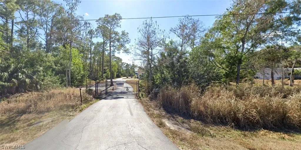 1750 24th Avenue NE Naples FL 34120