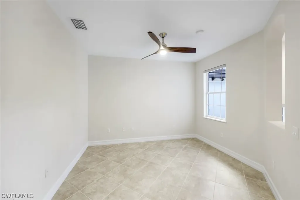 2040 Tarpon Bay Drive N Naples FL 34119