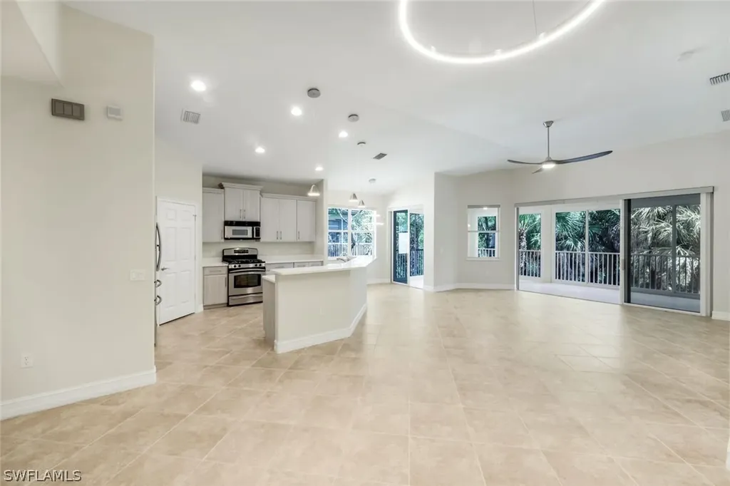 2040 Tarpon Bay Drive N Naples FL 34119