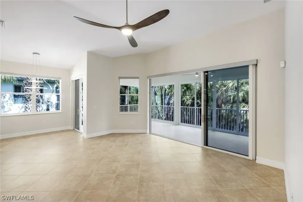 2040 Tarpon Bay Drive N Naples FL 34119