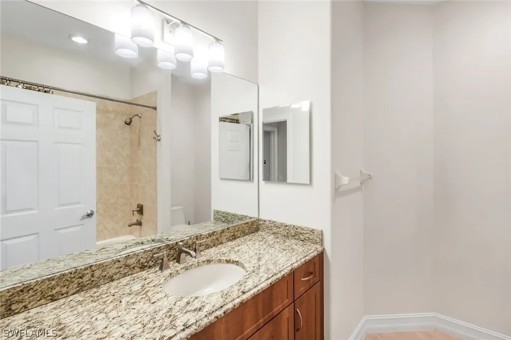 2040 Tarpon Bay Drive N Naples FL 34119
