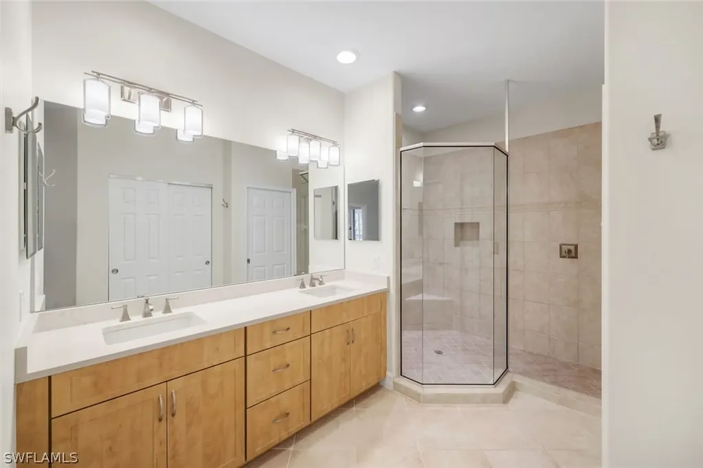 2040 Tarpon Bay Drive N Naples FL 34119