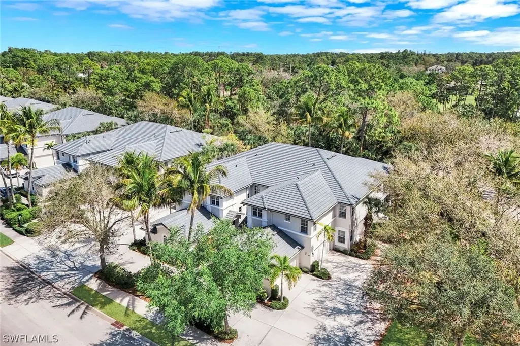2040 Tarpon Bay Drive N Naples FL 34119