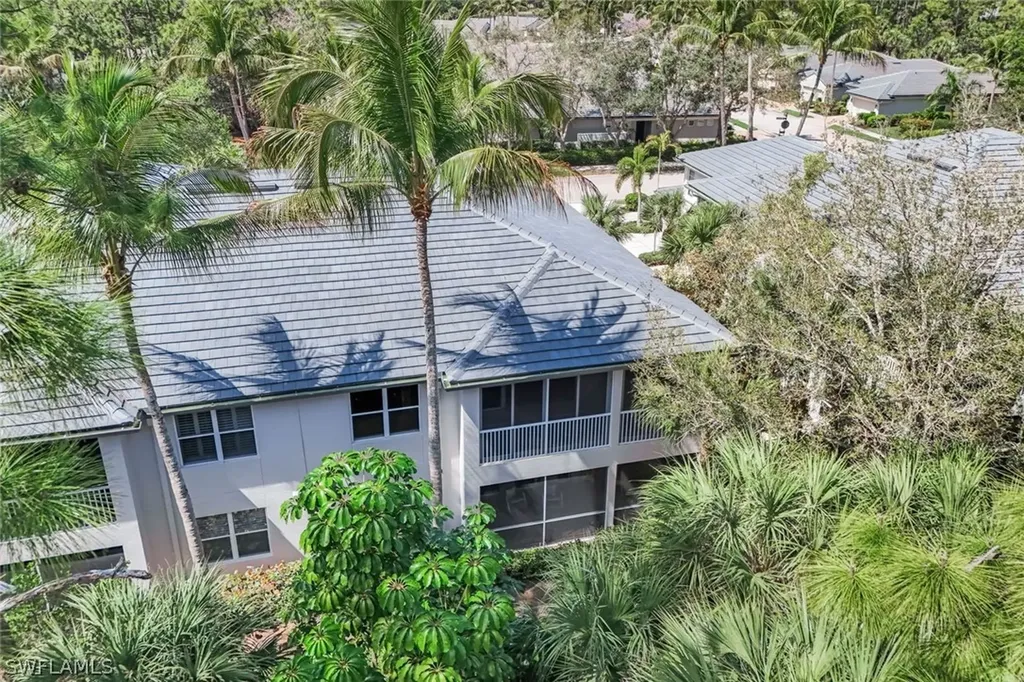 2040 Tarpon Bay Drive N Naples FL 34119