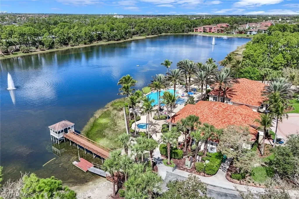 2040 Tarpon Bay Drive N Naples FL 34119