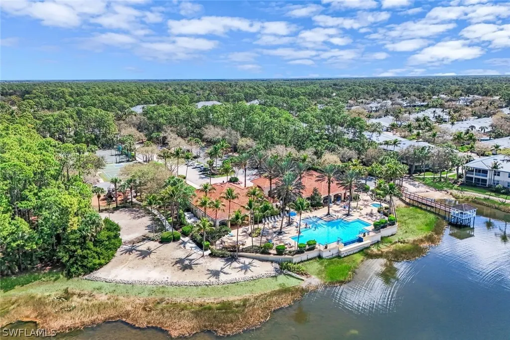 2040 Tarpon Bay Drive N Naples FL 34119