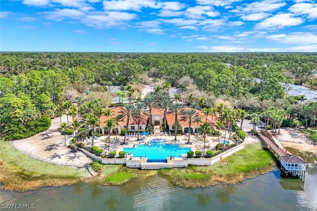 2040 Tarpon Bay Drive N Naples FL 34119