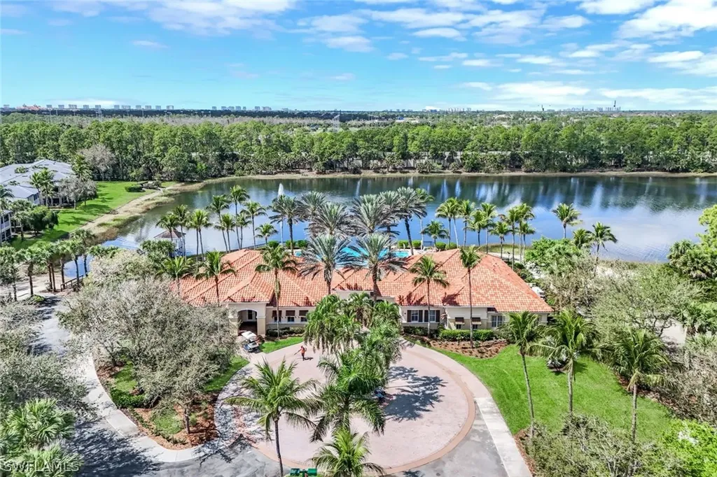 2040 Tarpon Bay Drive N Naples FL 34119