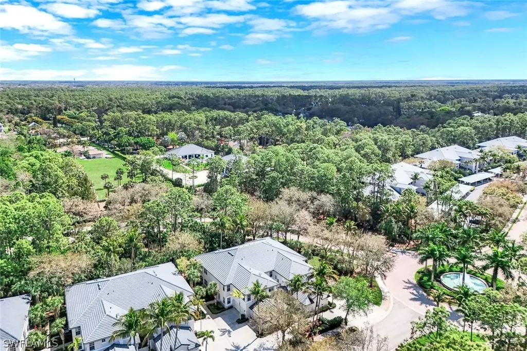 2040 Tarpon Bay Drive N Naples FL 34119