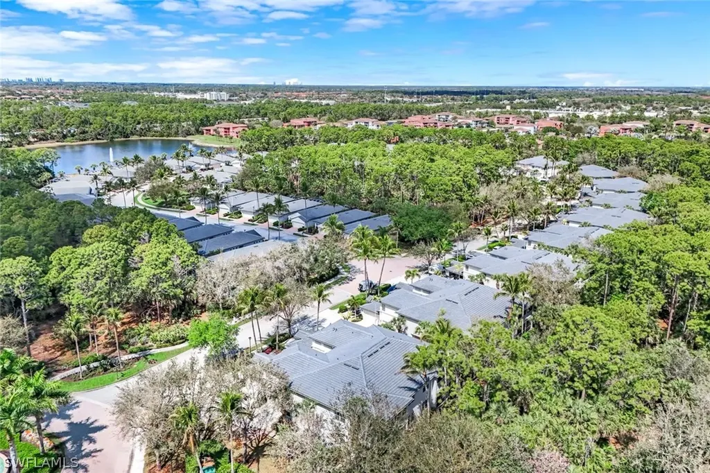 2040 Tarpon Bay Drive N Naples FL 34119