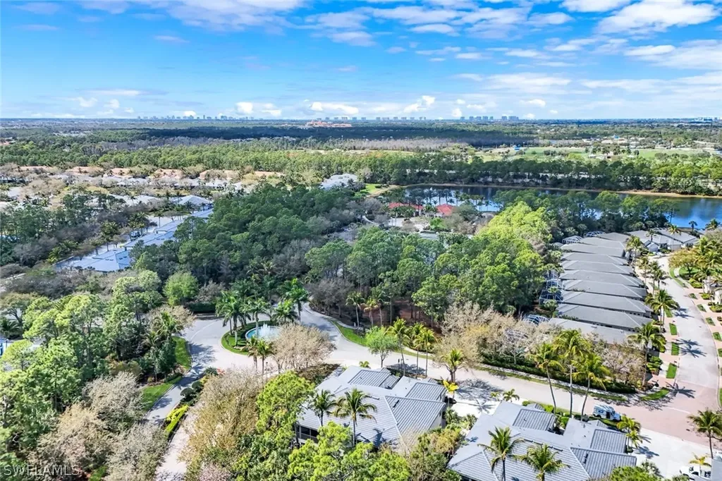 2040 Tarpon Bay Drive N Naples FL 34119