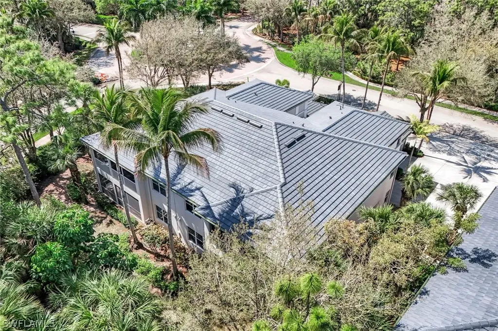 2040 Tarpon Bay Drive N Naples FL 34119