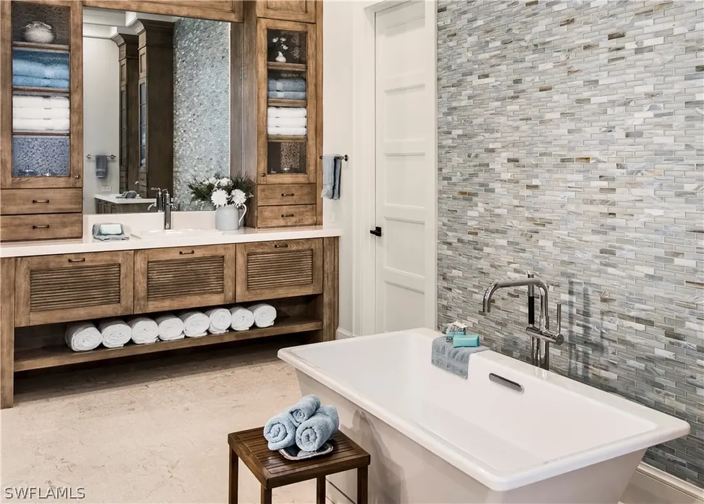6601 George Washington Way Naples FL 34108