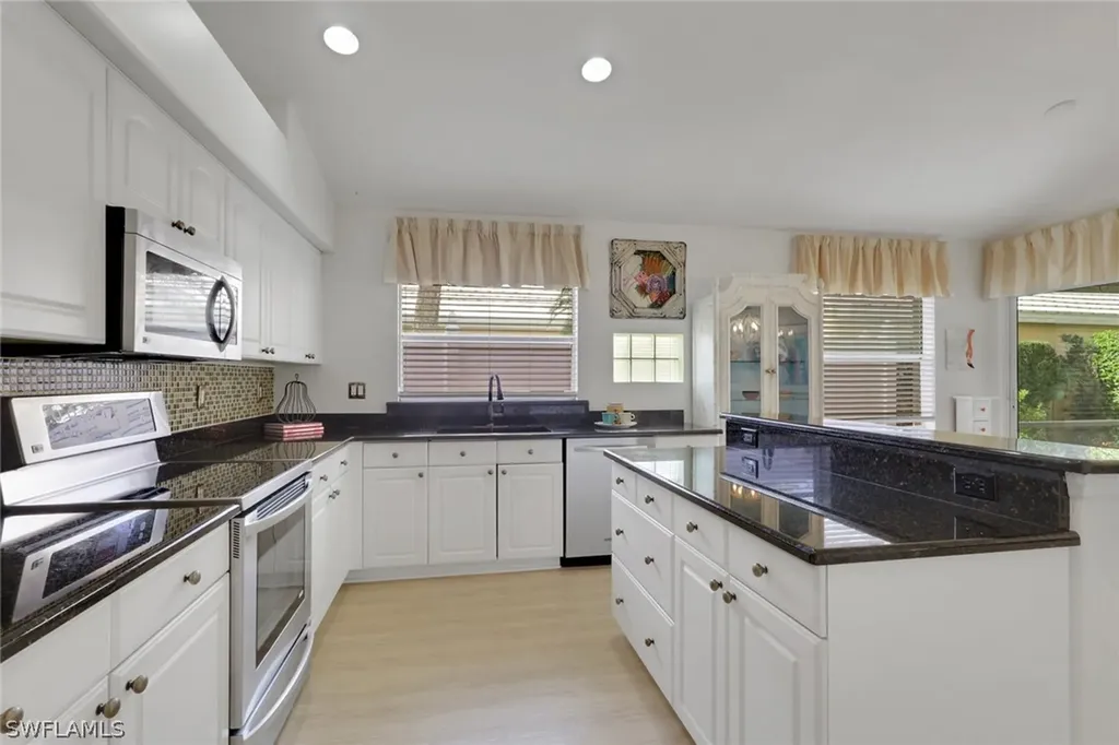 1242 Silverstrand Drive Naples FL 34110