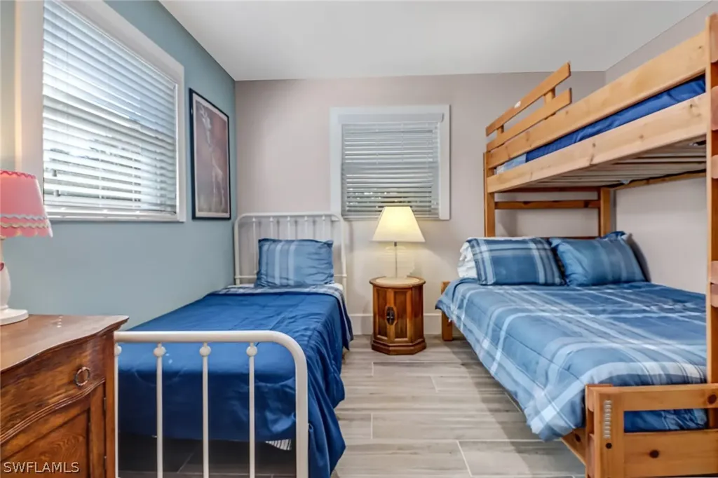 3470 Lakeview Drive Naples FL 34112