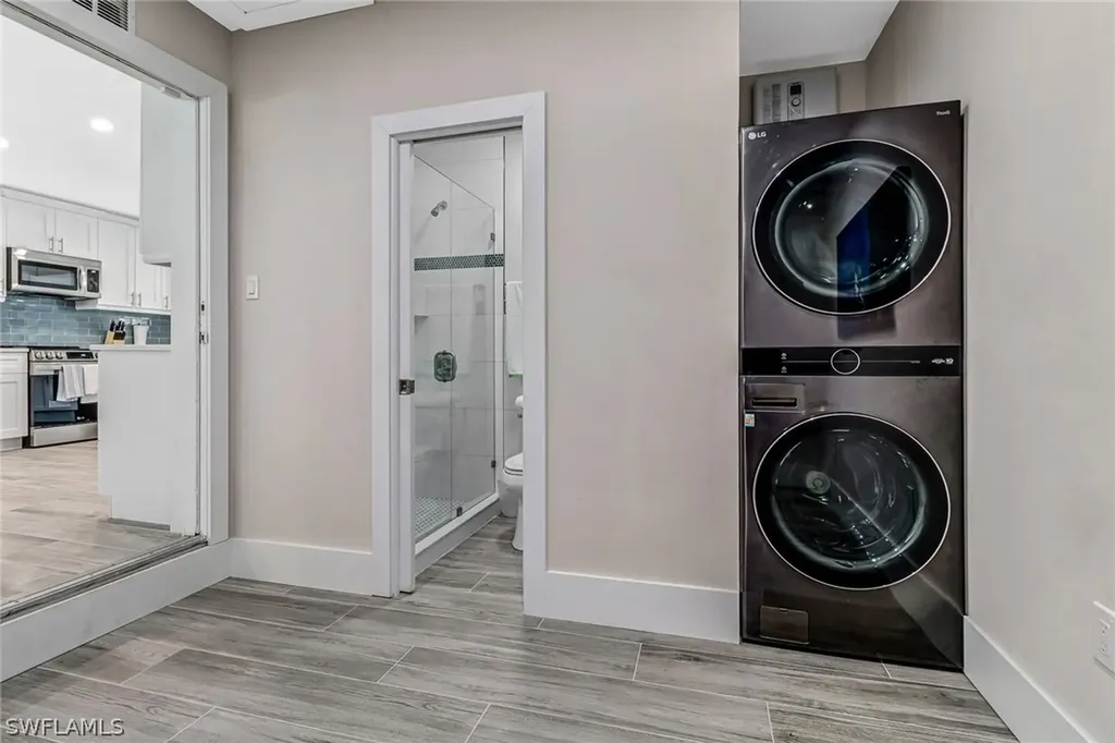 3470 Lakeview Drive Naples FL 34112
