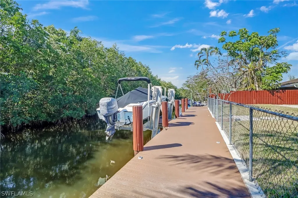 3470 Lakeview Drive Naples FL 34112
