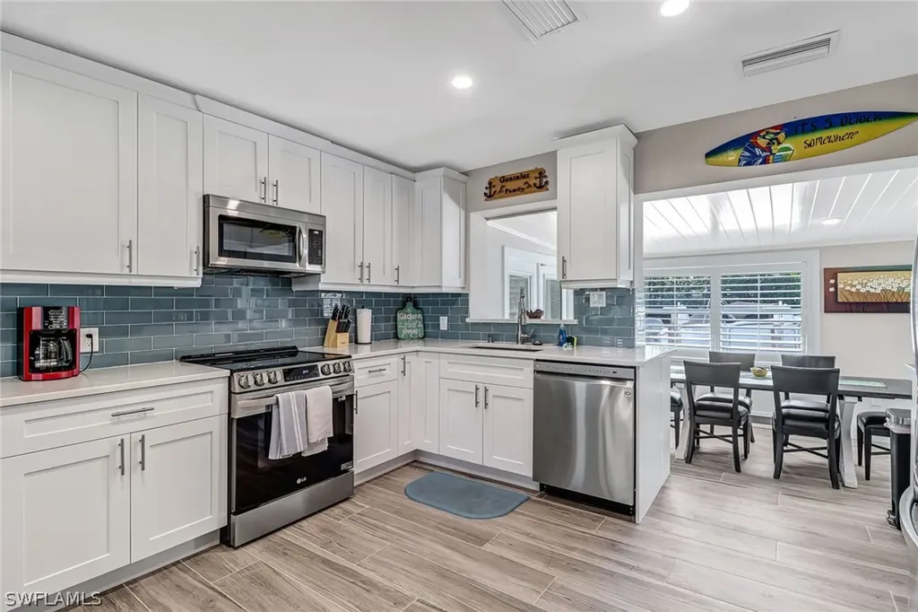 3470 Lakeview Drive Naples FL 34112